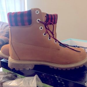 Flannel/wheat womens timbs.